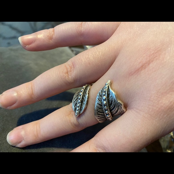 Ring - Picture 2 of 3